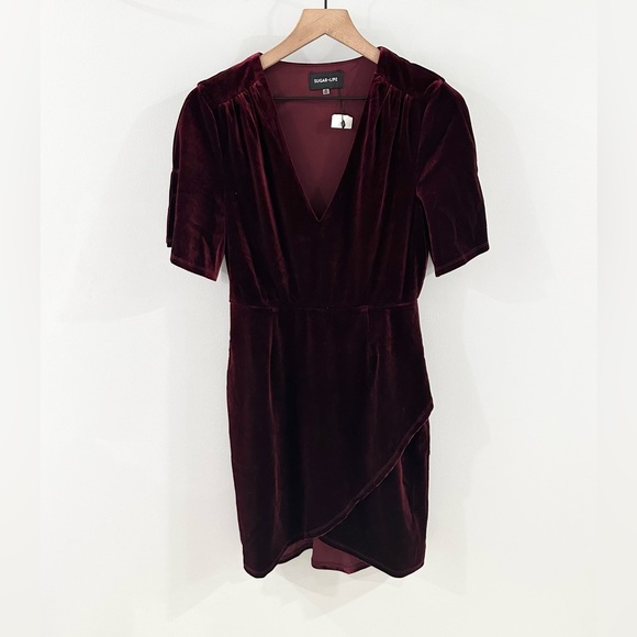 NWT Sugar Lips Faux Wrap Split Sleeve Velvet Dress Burgundy Size Medium - Picture 3 of 7